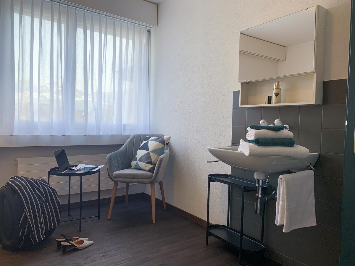 Einzelzimmer mit Gemeinschaftsbad - Hotel B&B Stossplatz