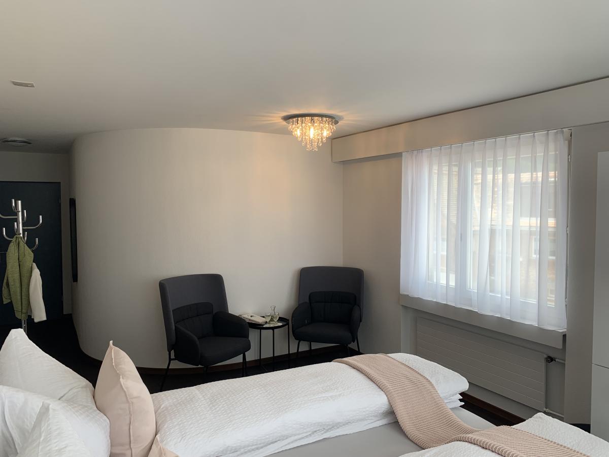 Doppelzimmer Komfort - Hotel B&B Stossplatz