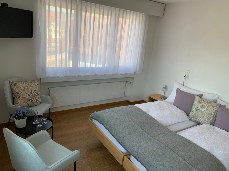 Zimmer zur Monatsmiete - Hotel B&B Stossplatz