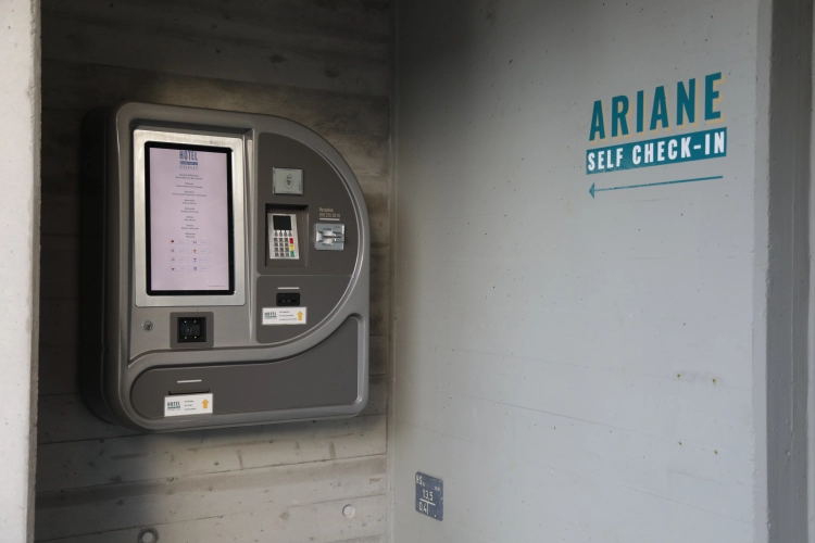 Self-Check-in mit «Ariane» - Hotel B&B Stossplatz